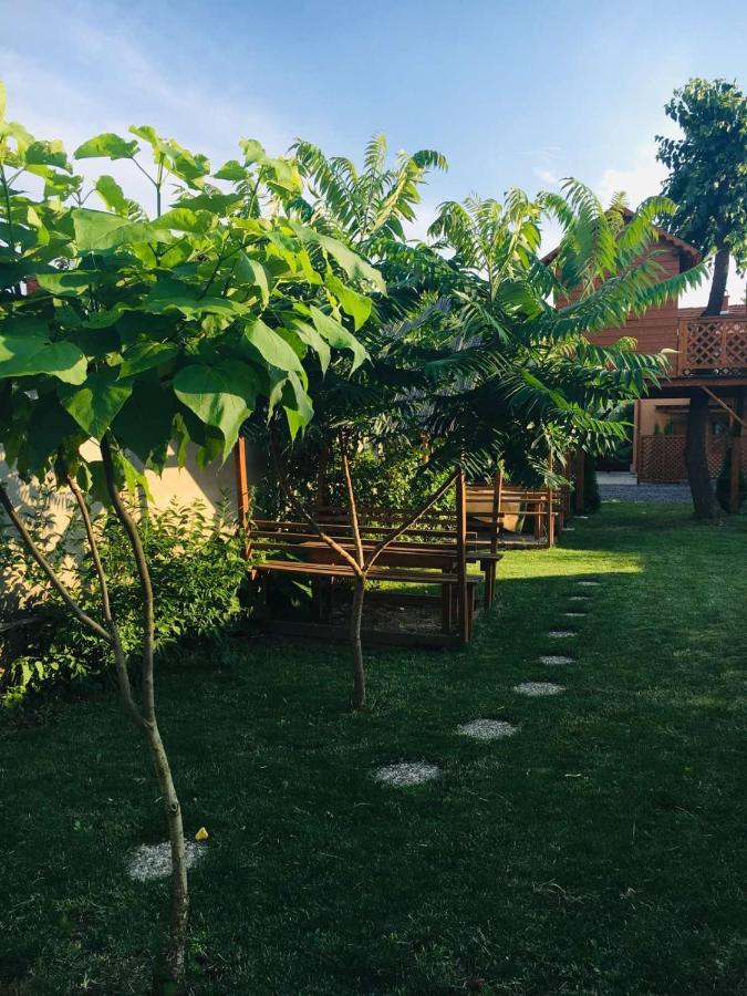 Вилла Holiday House Береговое Экстерьер фото